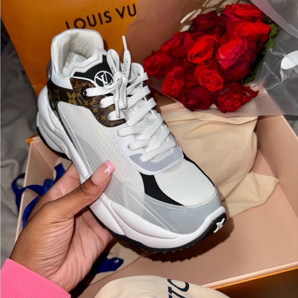 Louis Vuitton Run 55 Sneakers - Picture 2 of 4